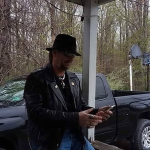 Meet your Posher, Joe